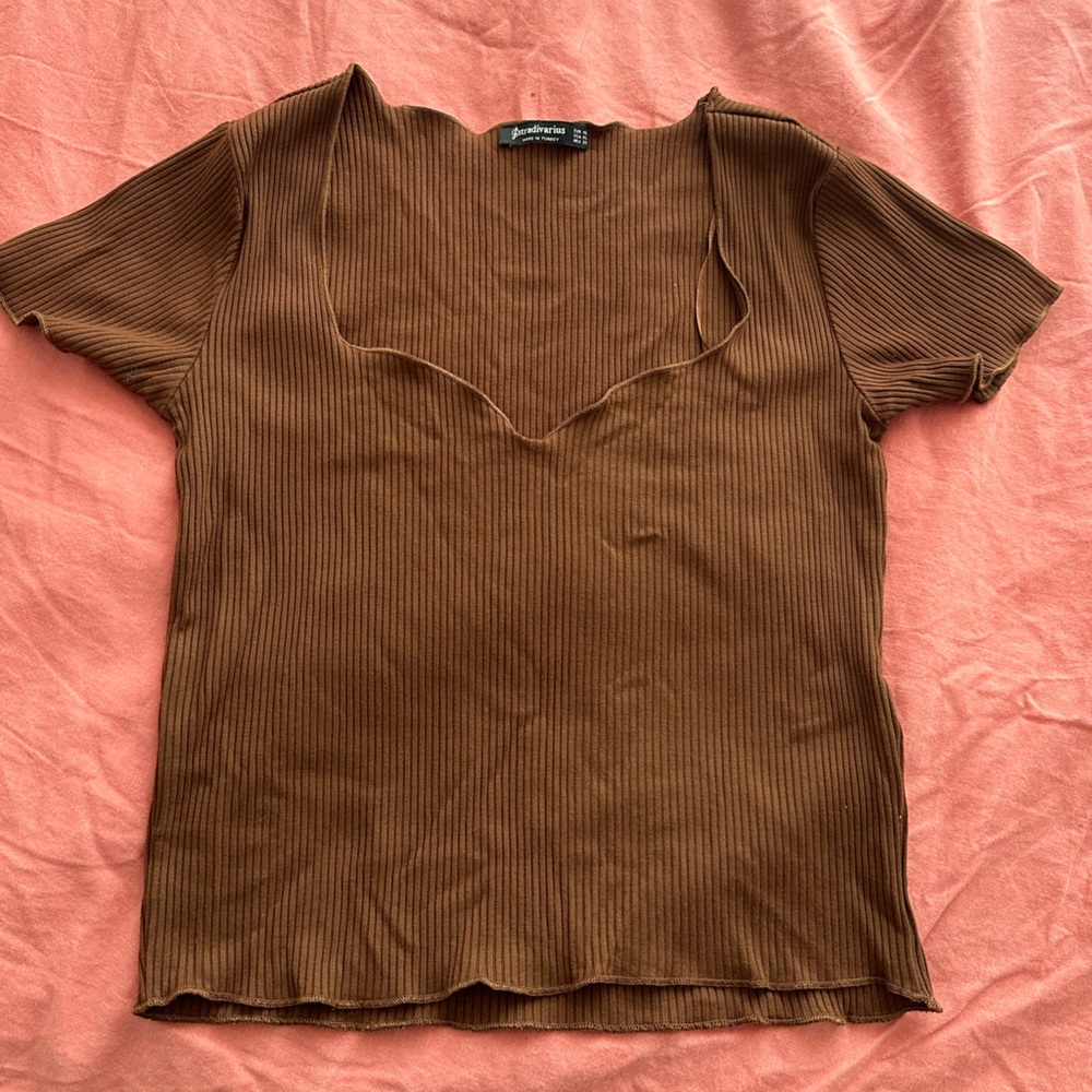 Brown tee